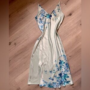 Halston Vintage Light Blue Floral Satin slip Dress Size M with V Neckline